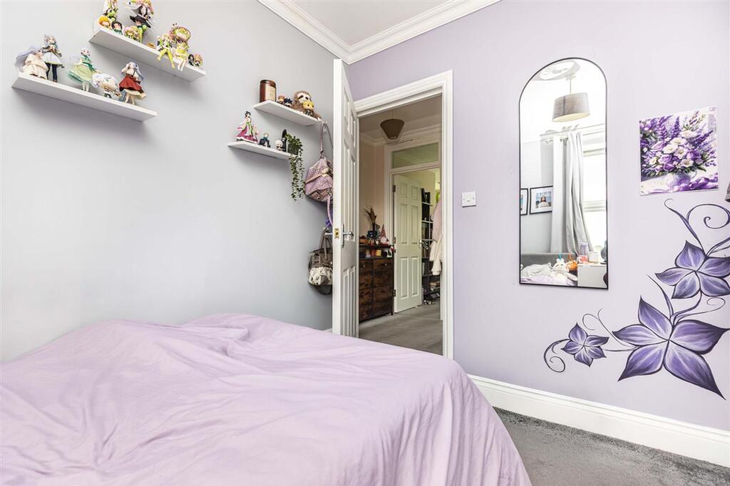 Apartment in Bournemouth, Boscombe - View 5