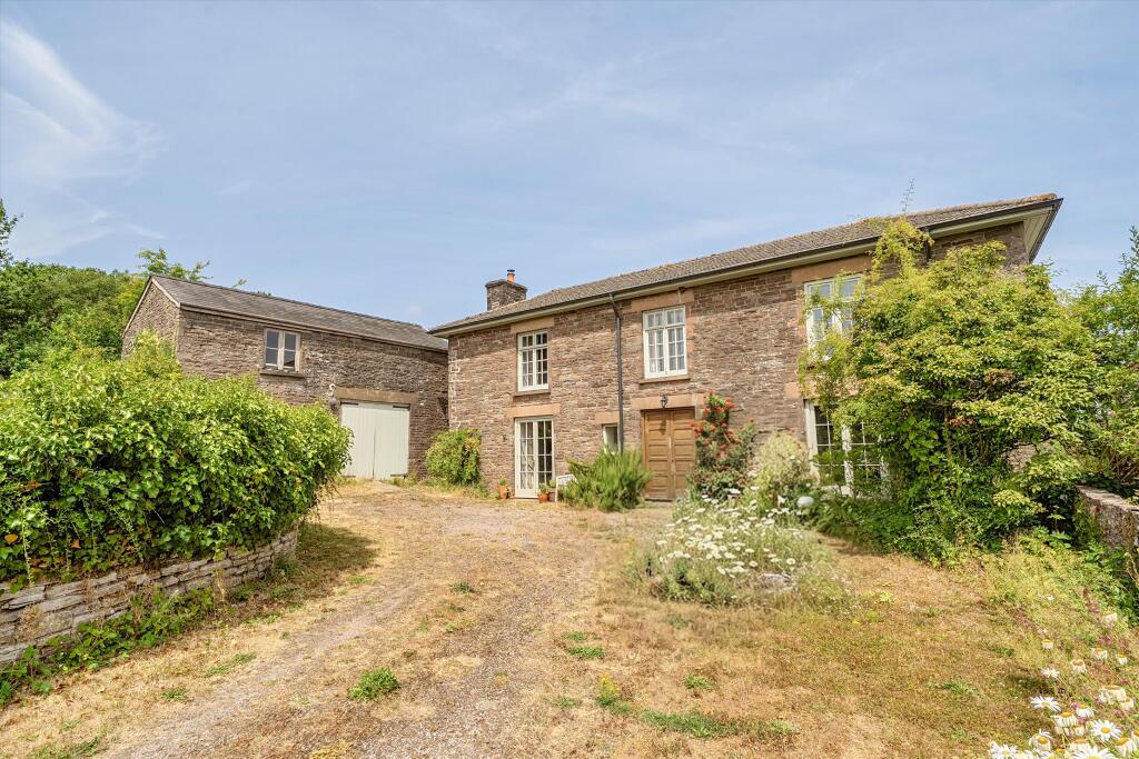 House in Newport - View 5