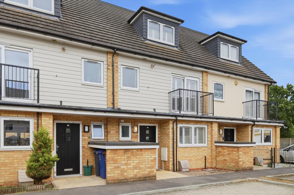 Main image of property: SARTORIA CLOSE, West Thurrock