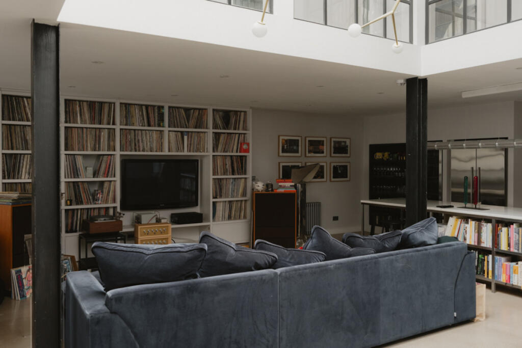 Florida Street, London, E2 6 photo 3