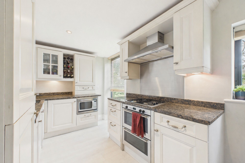 Apartment in Newcastle upon Tyne, Tyne and Wear - View 3