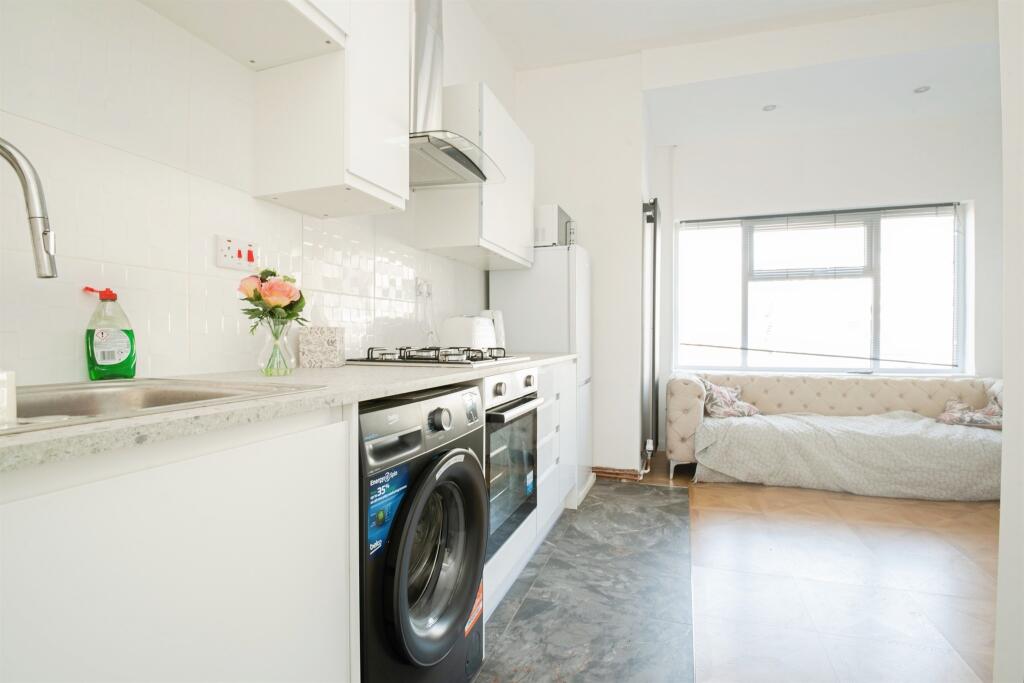 Apartment in Cardiff, Adamsdown - More