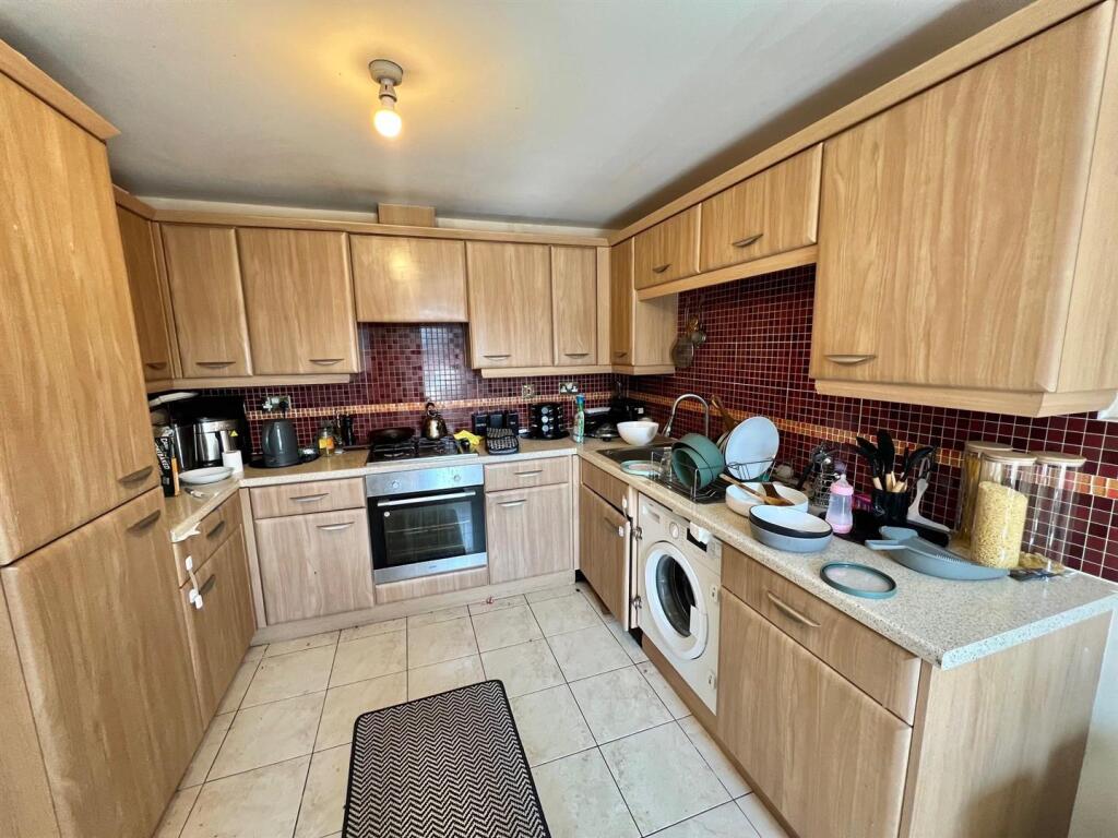 Wheathouse Road, Birkby, Huddersfield photo 3