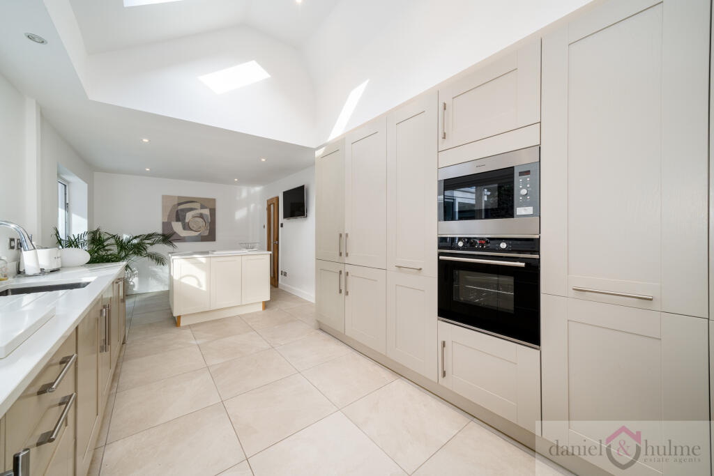 House in Stoke-on-Trent - View 2