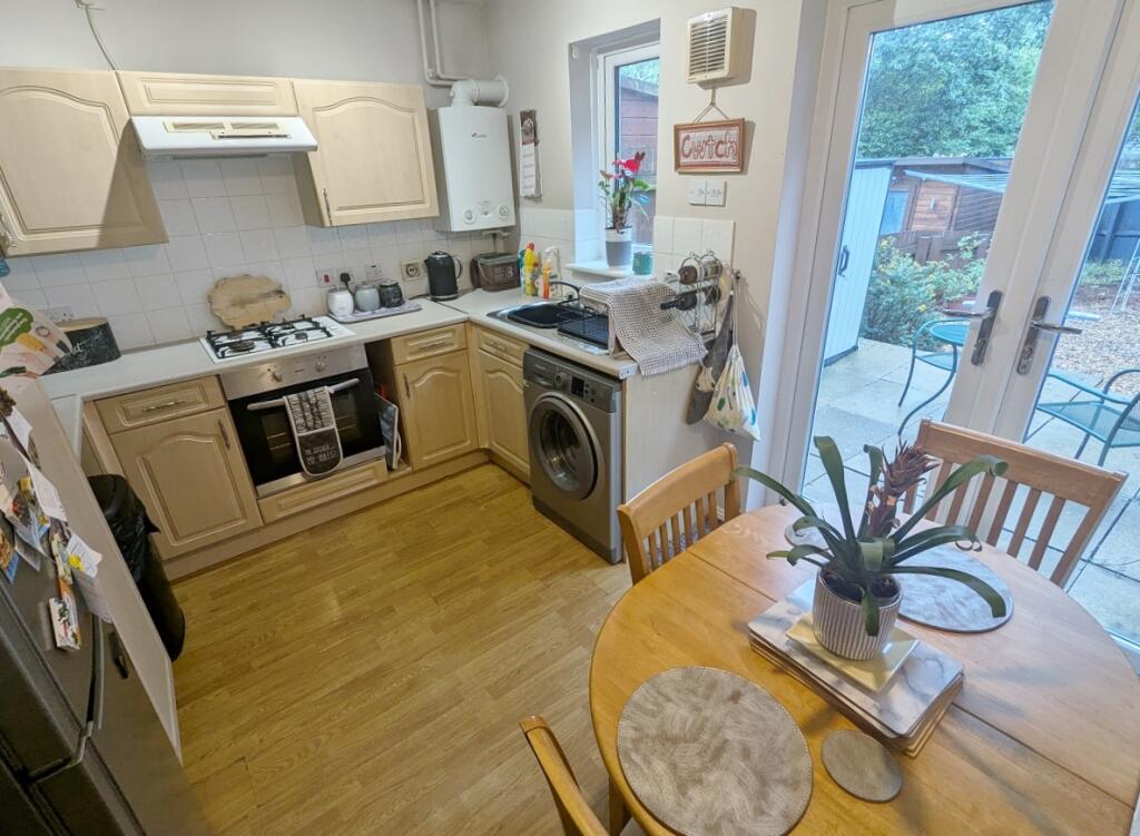 Bryn Onnen, Kenfig Hill, Bridgend photo 4