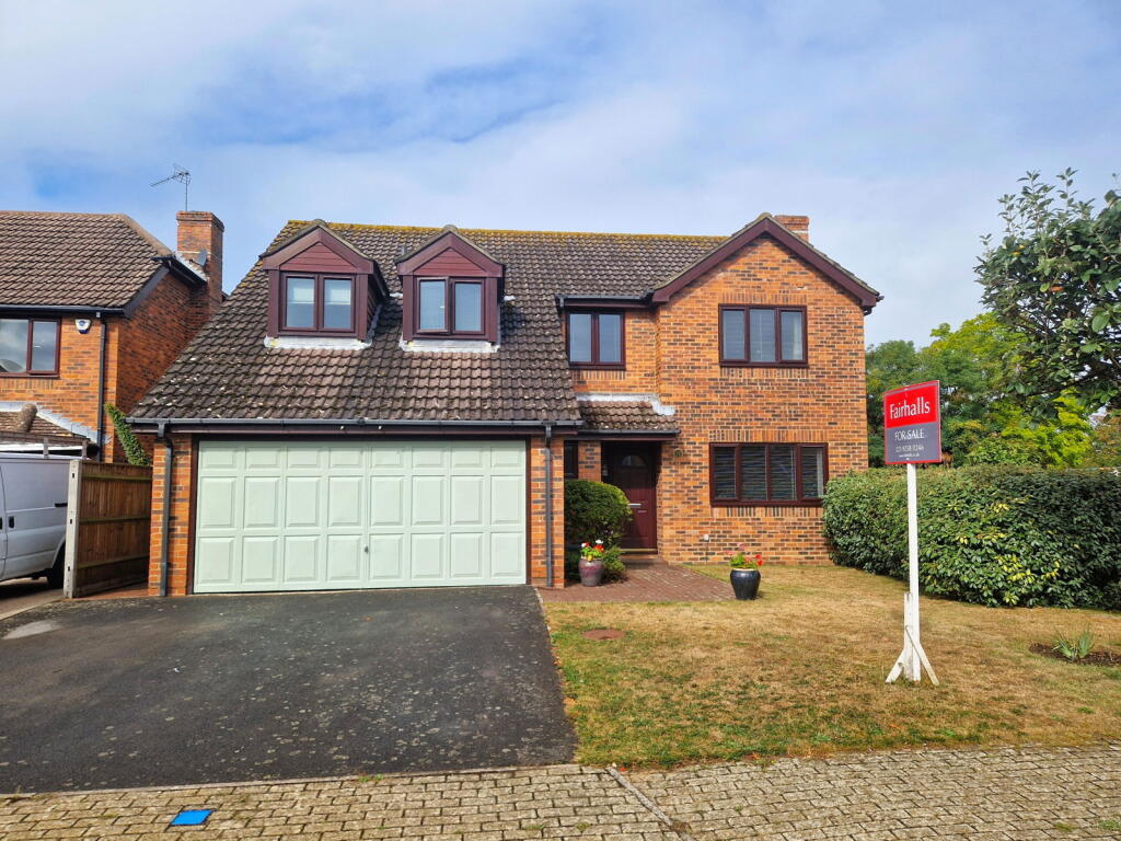 4-bed detached on Atkinson Close, Alverstoke, Gosport, PO12 2BZ, £610,000