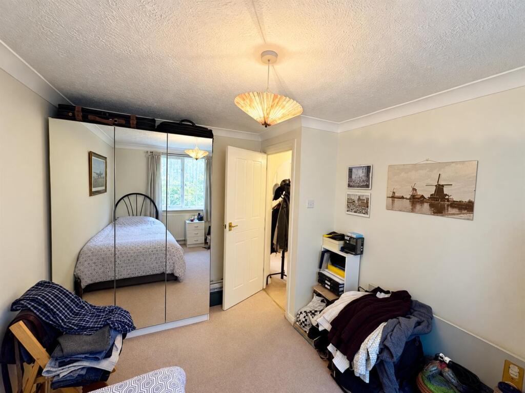 Apartment in Guildford - More