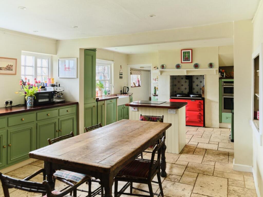 Additional image 4 of Corton
