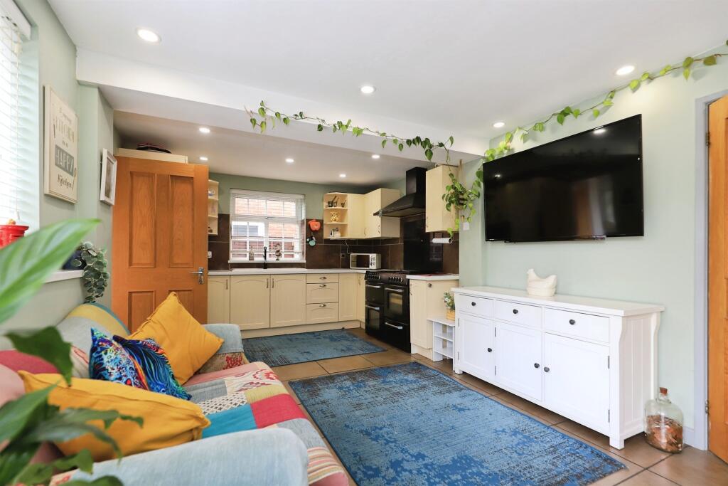 House in Wolverhampton - View 5