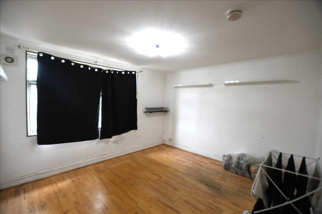 House in London - View 3