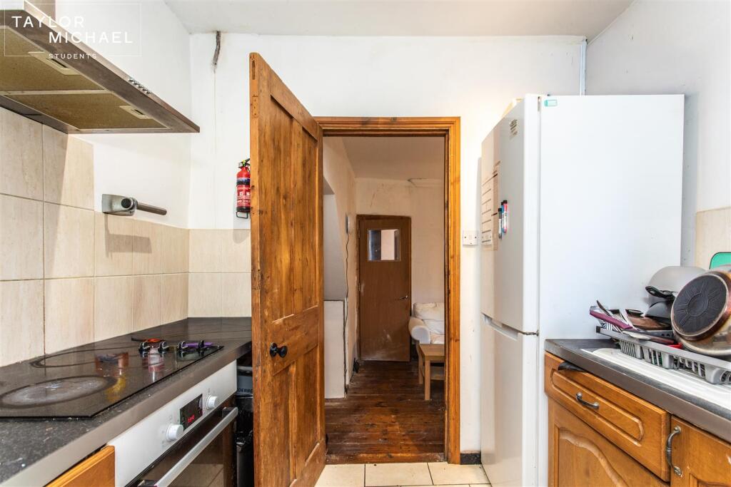 4 bedroom terraced house for rent