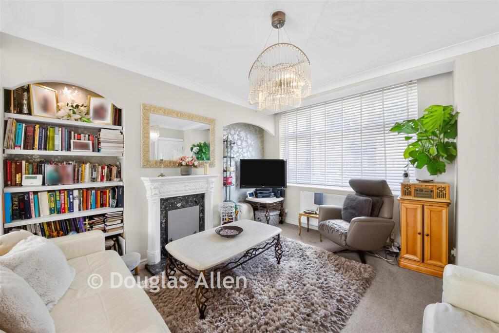 House in Romford - View 2