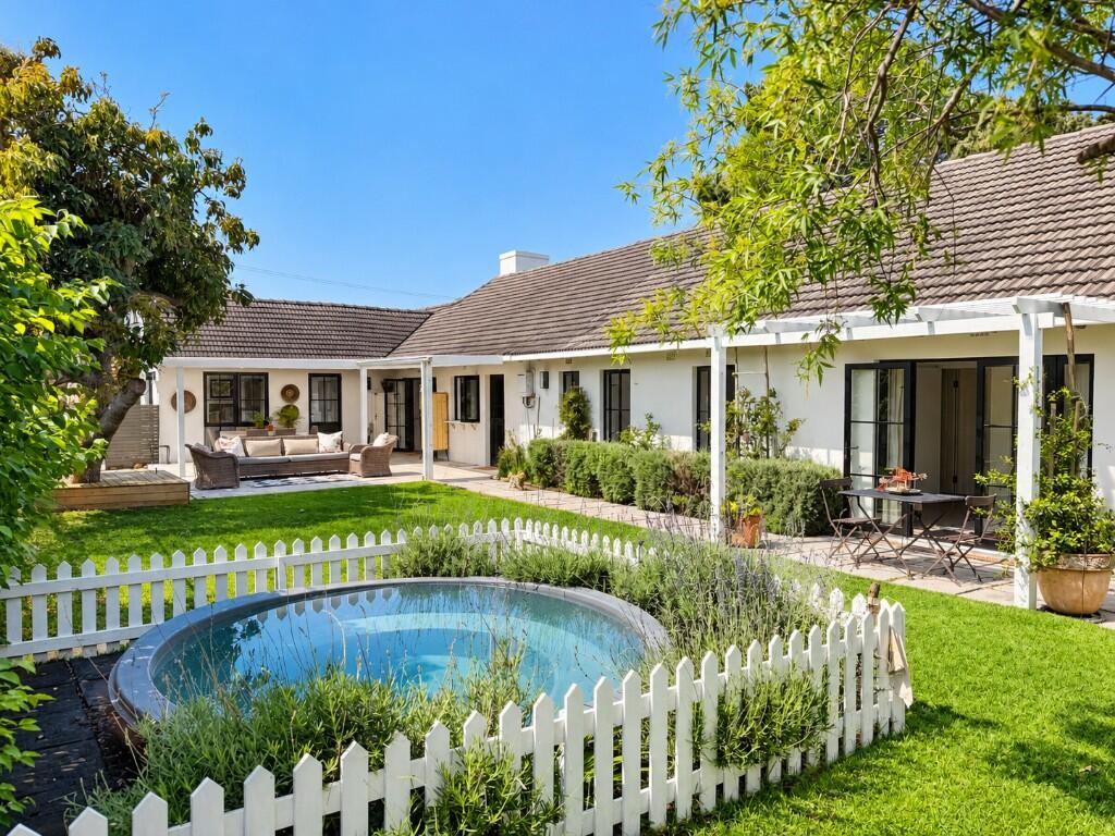 Main image of property: Meadowridge, Cape Town, Western Cape