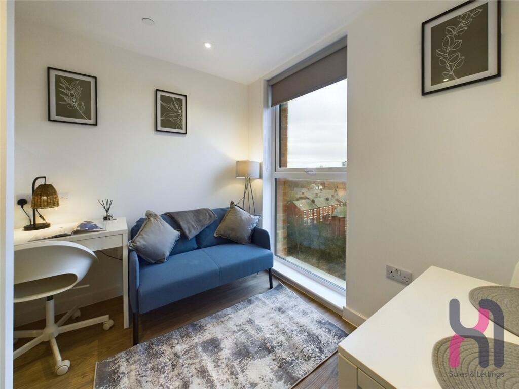 Apartment in Salford, Greater Manchester - View 5