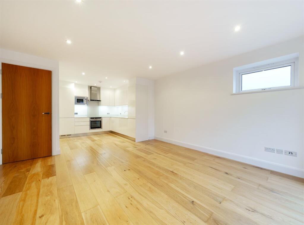 Main image of property: The Avenue, Brondesbury Park, NW6
