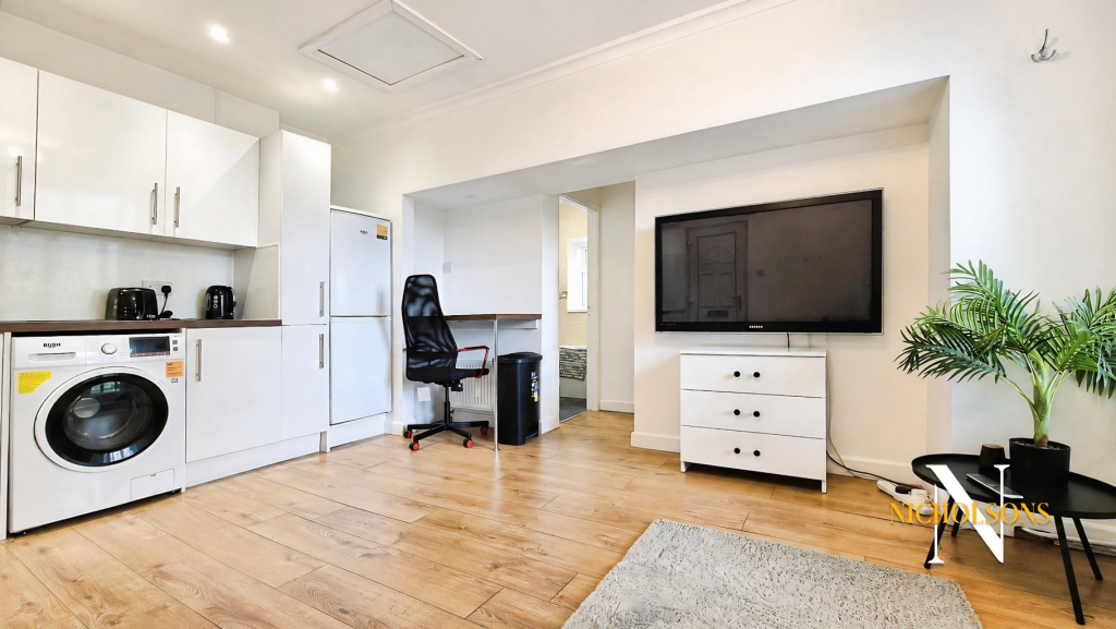 Apartment in Sheffield, South Yorkshire - View 2