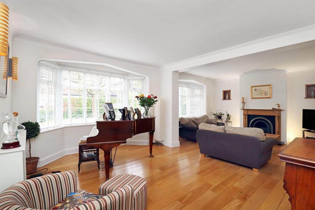 Woodhead Road, Hale – pohled 5