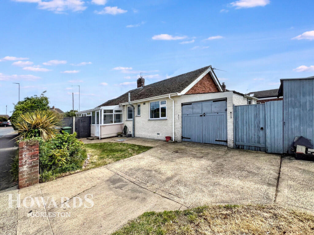Main image of property: Beccles Road, Bradwell