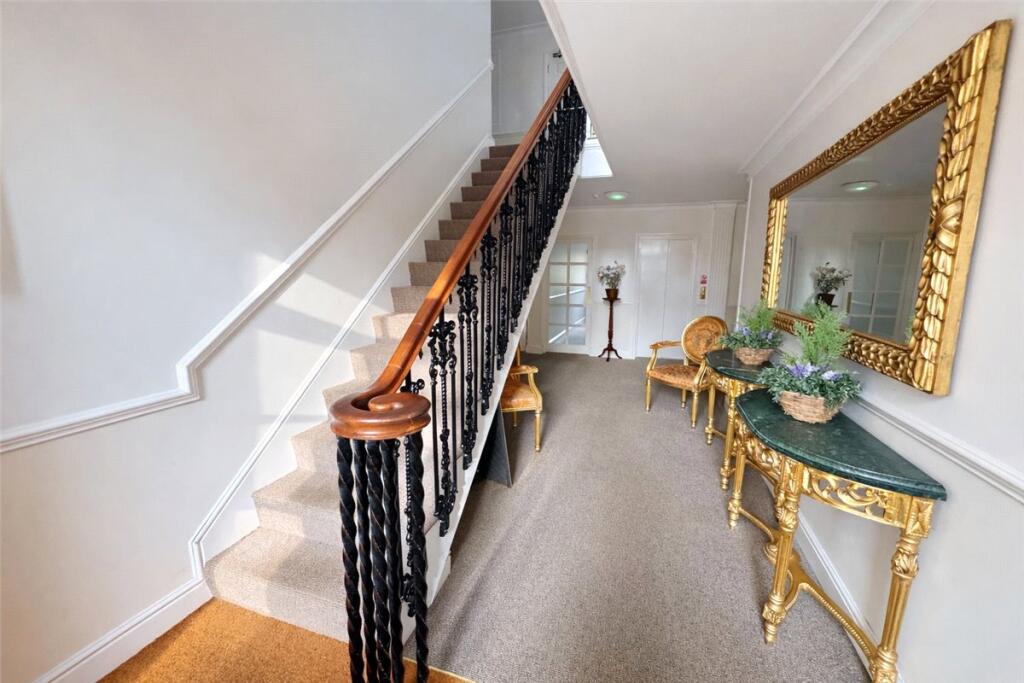 Apartment in Bromley - More