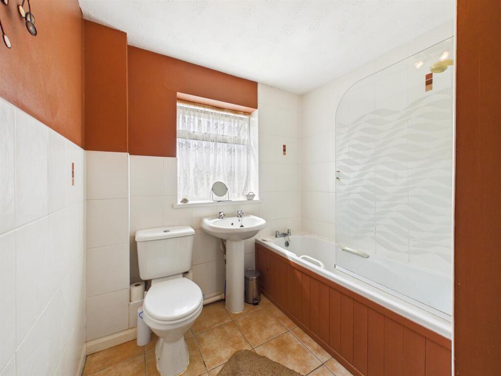 3-bed house on Hawthorn Road, Minsterley, Shrewsbury, £320,000