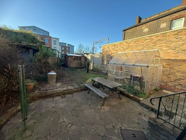 Main image of property: First Avenue, London, EN1