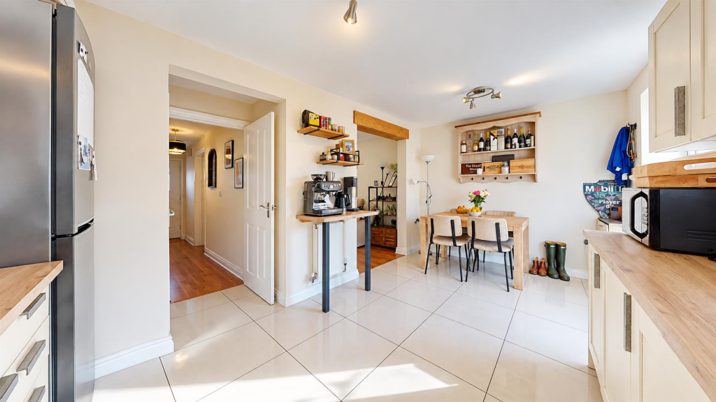 House in Milton Keynes, Broughton and Milton Keynes - View 4
