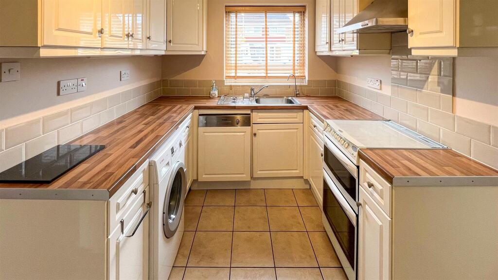 House in Southall - View 4