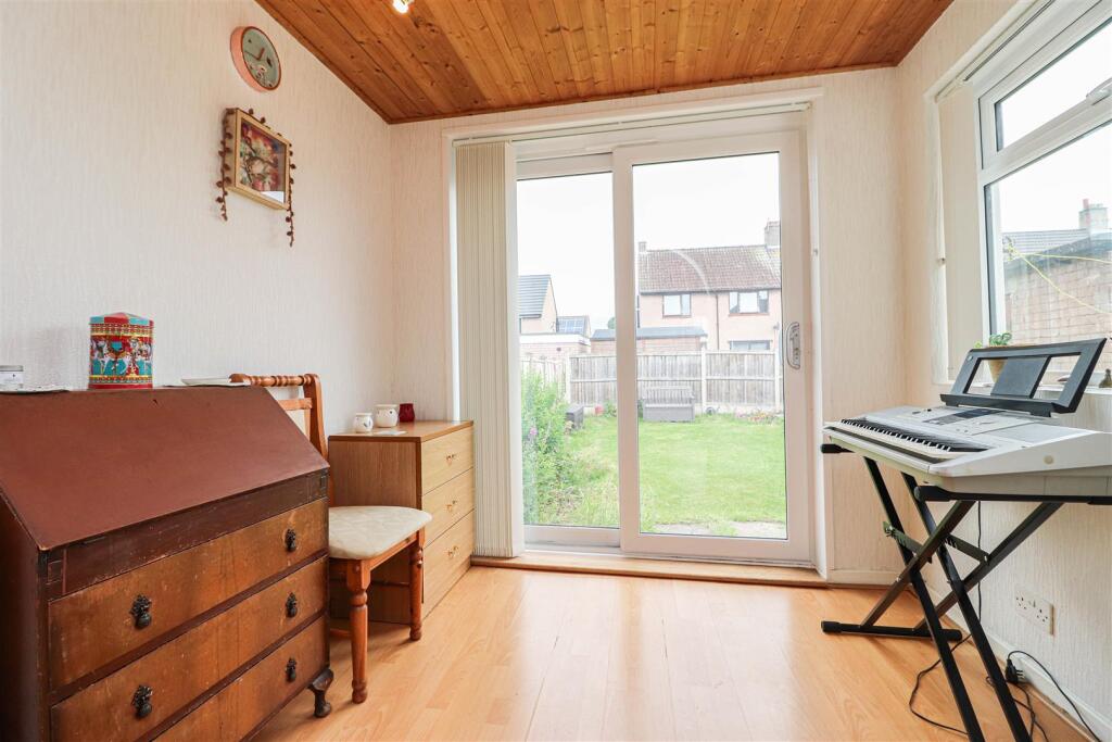 Lingmoor Way, Harraby, Carlisle photo 5