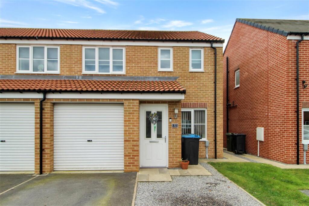 3-bed semi-detached on Mosquito Garth, Bedale, Northallerton, DL8, £270,000
