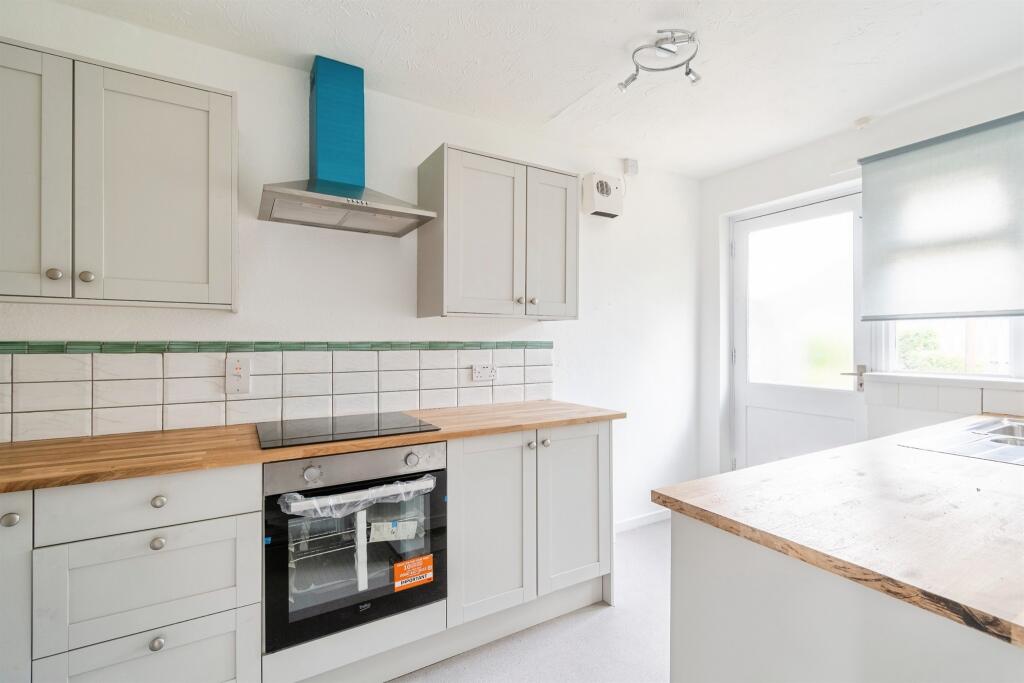 Allington Way, Chippenham photo 4