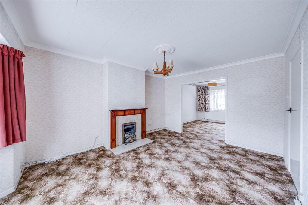 House in London, Wansunt, Crayford - More