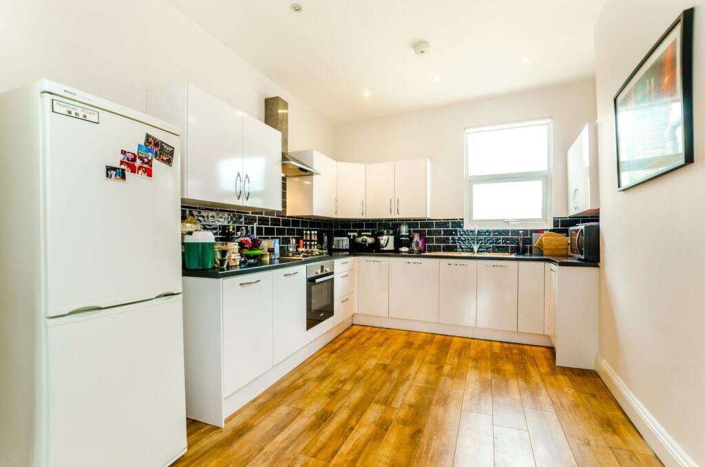 Apartment in London, Willesden Green, Dollis Hill - View 2