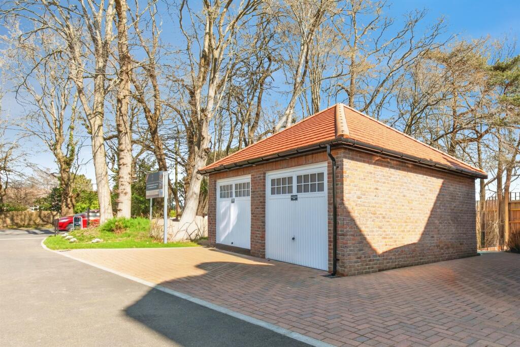 House in Burgess Hill - View 5