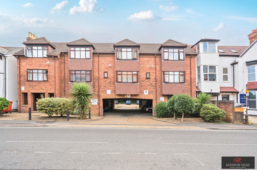1-bed flat on Wexham Road, Slough, Berkshire, SL1, £125,000