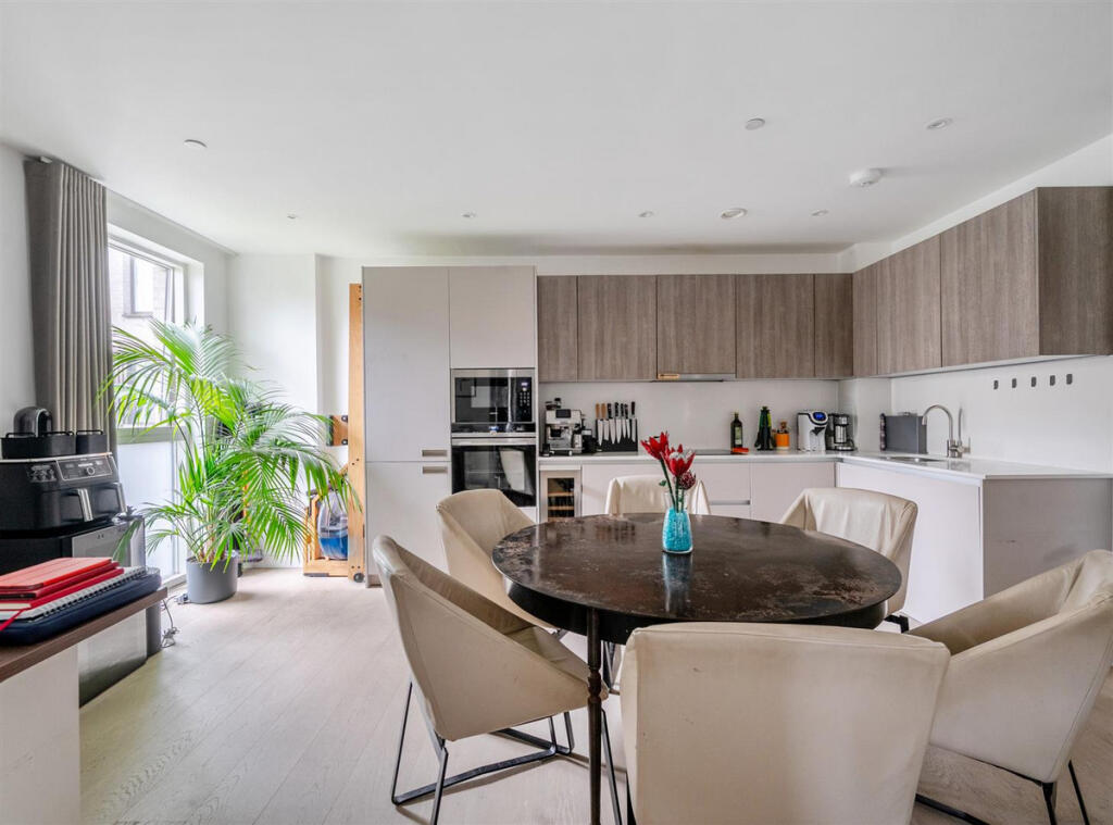 Apartment in London - View 4