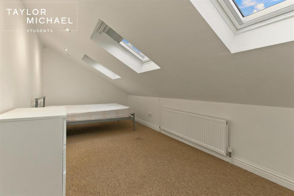 6 bedroom flat for rent