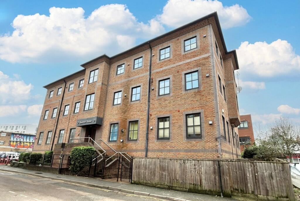 Main image of property: Mendy Street, High Wycombe, Buckinghamshire, HP11
