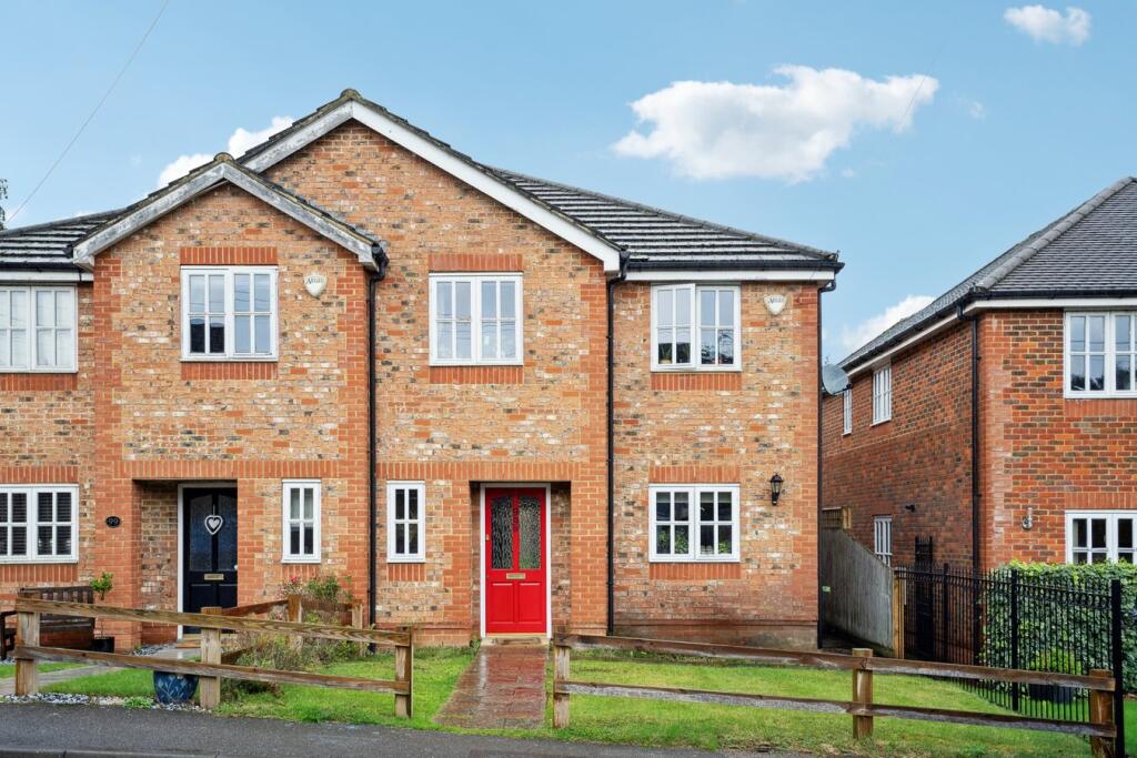 Main image of property: Orchard Grove, Chalfont St Peter, SL9