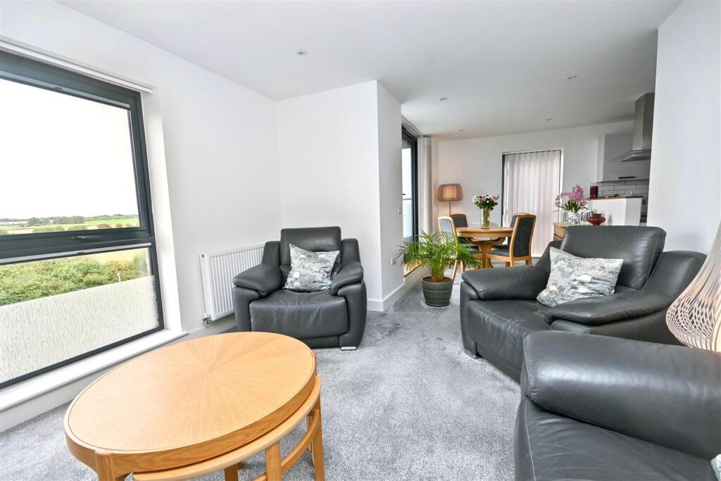 Apartment in Eastbourne, Crumbles - View 5