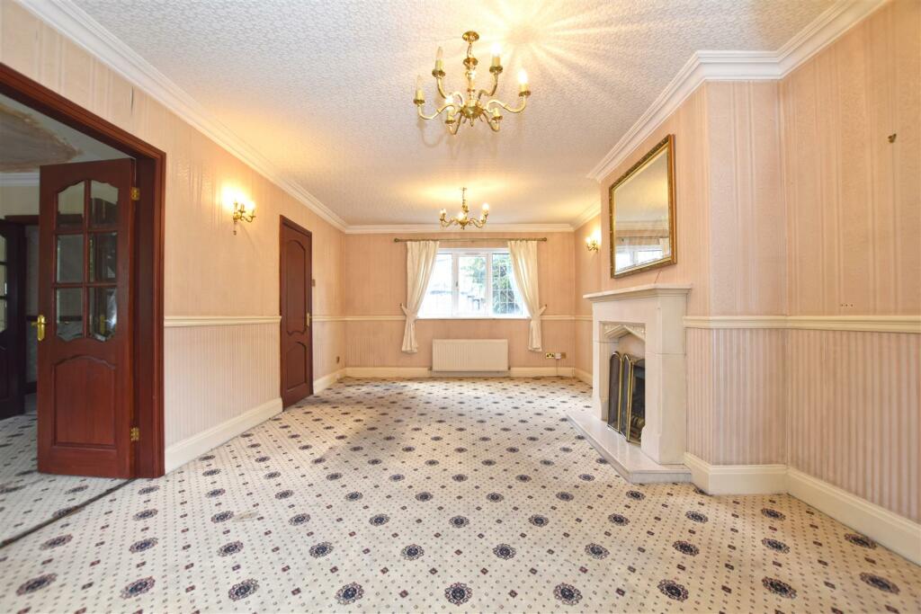 Meadow Road, Alkirngton, Middleton photo 3