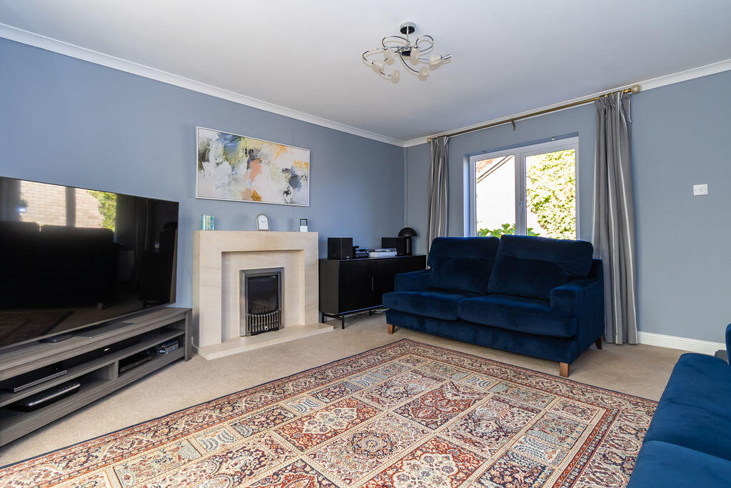 Shearwater Close, Penarth photo 3