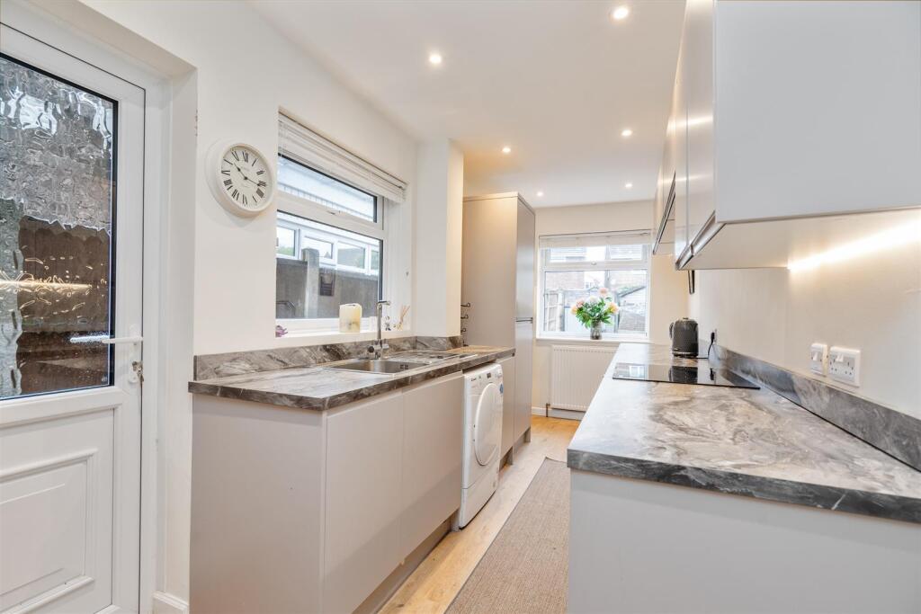 House in Solihull, Ulverley Green - View 4