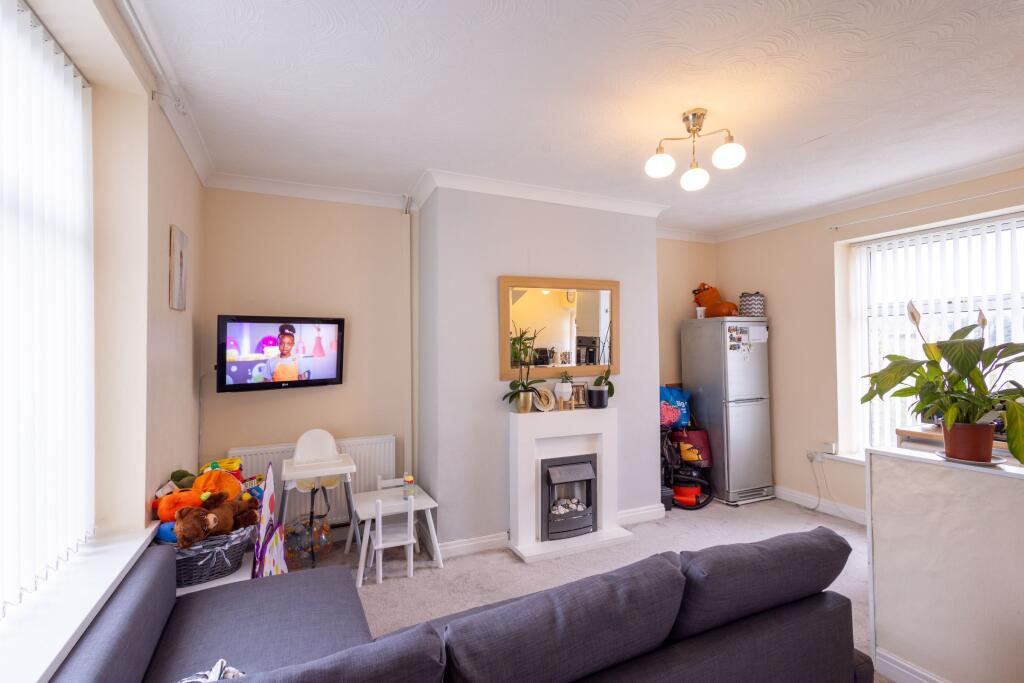 House in Kirklees, Birstall Smithies - View 5