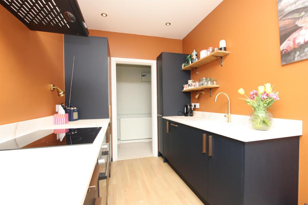 Apartment in Bath, Walcot - View 3