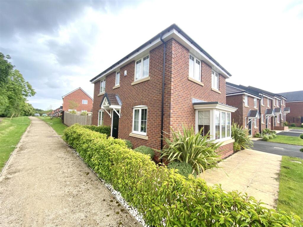 3-bed detached on 68, Fox Avenue, Shrewsbury, £385,000