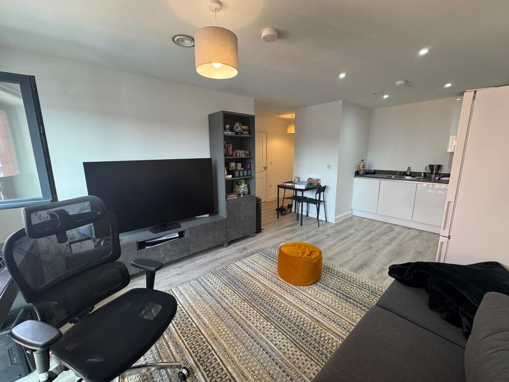 Apartment in Derby - View 3