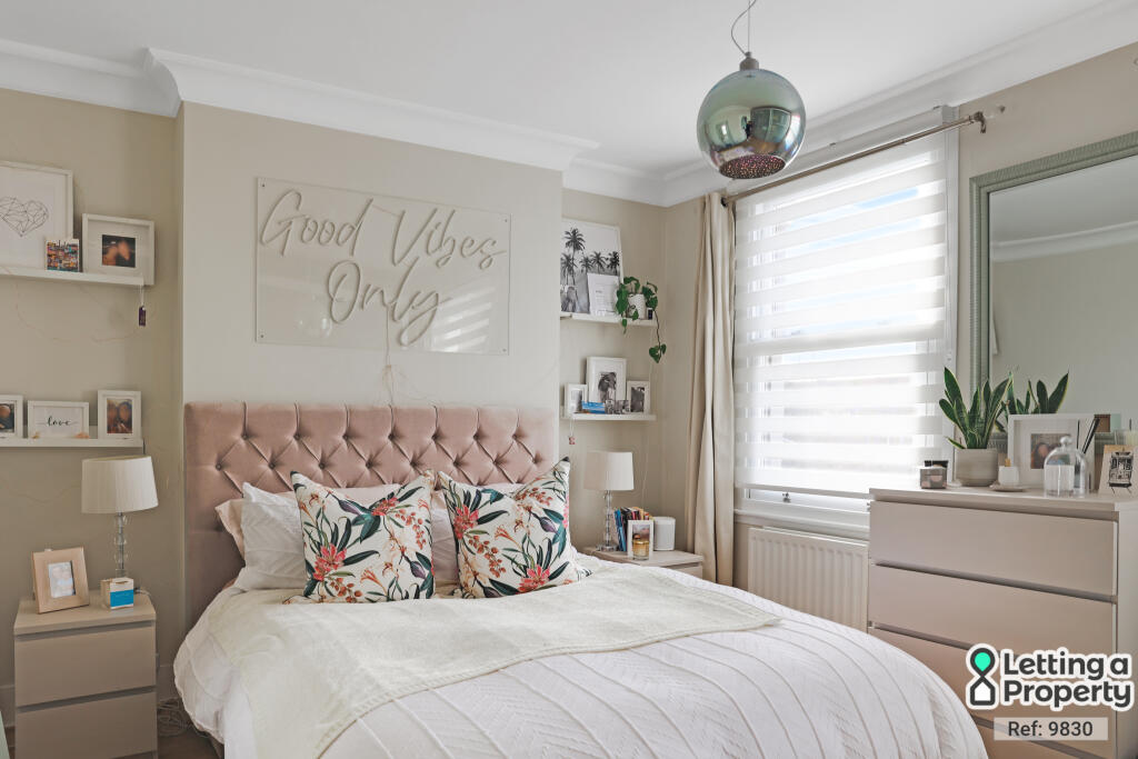 2 bedroom end of terrace house for rent