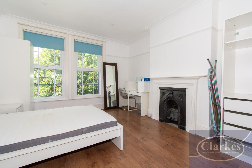House in Bournemouth, Springbourne - More
