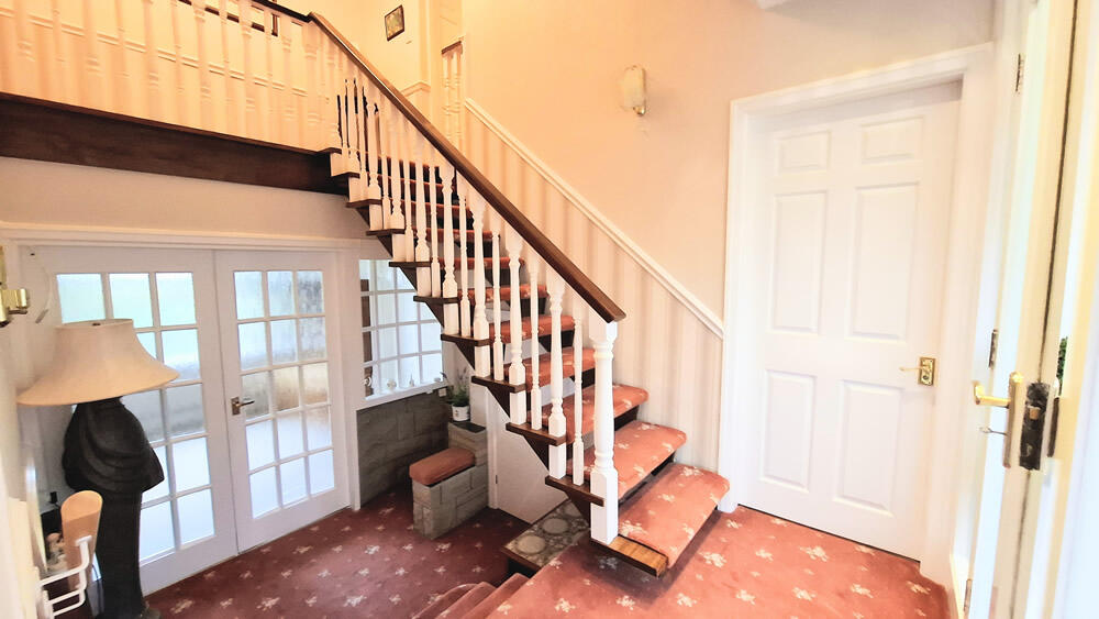 40 Summershades Lane, Grasscroft, OL4 4ED photo 4