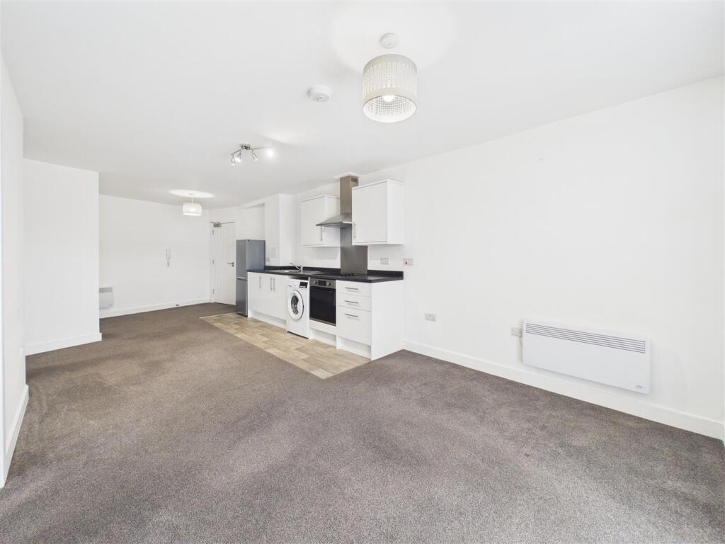 Apartment in Nottingham - View 5